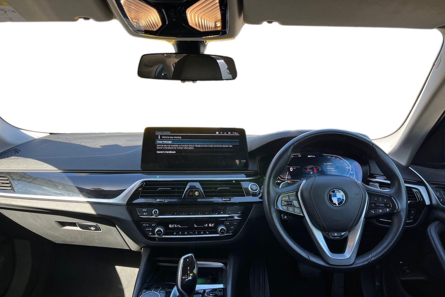 BMW 5 SERIES Photo 9
