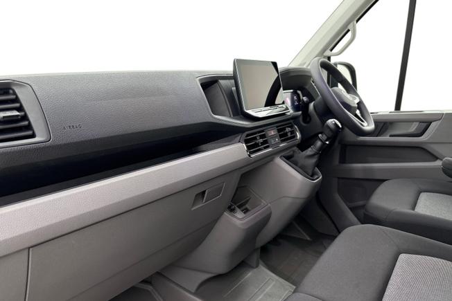 VOLKSWAGEN Crafter Photo 2