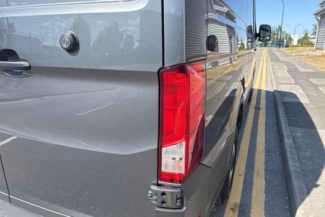 VOLKSWAGEN Crafter Photo 18