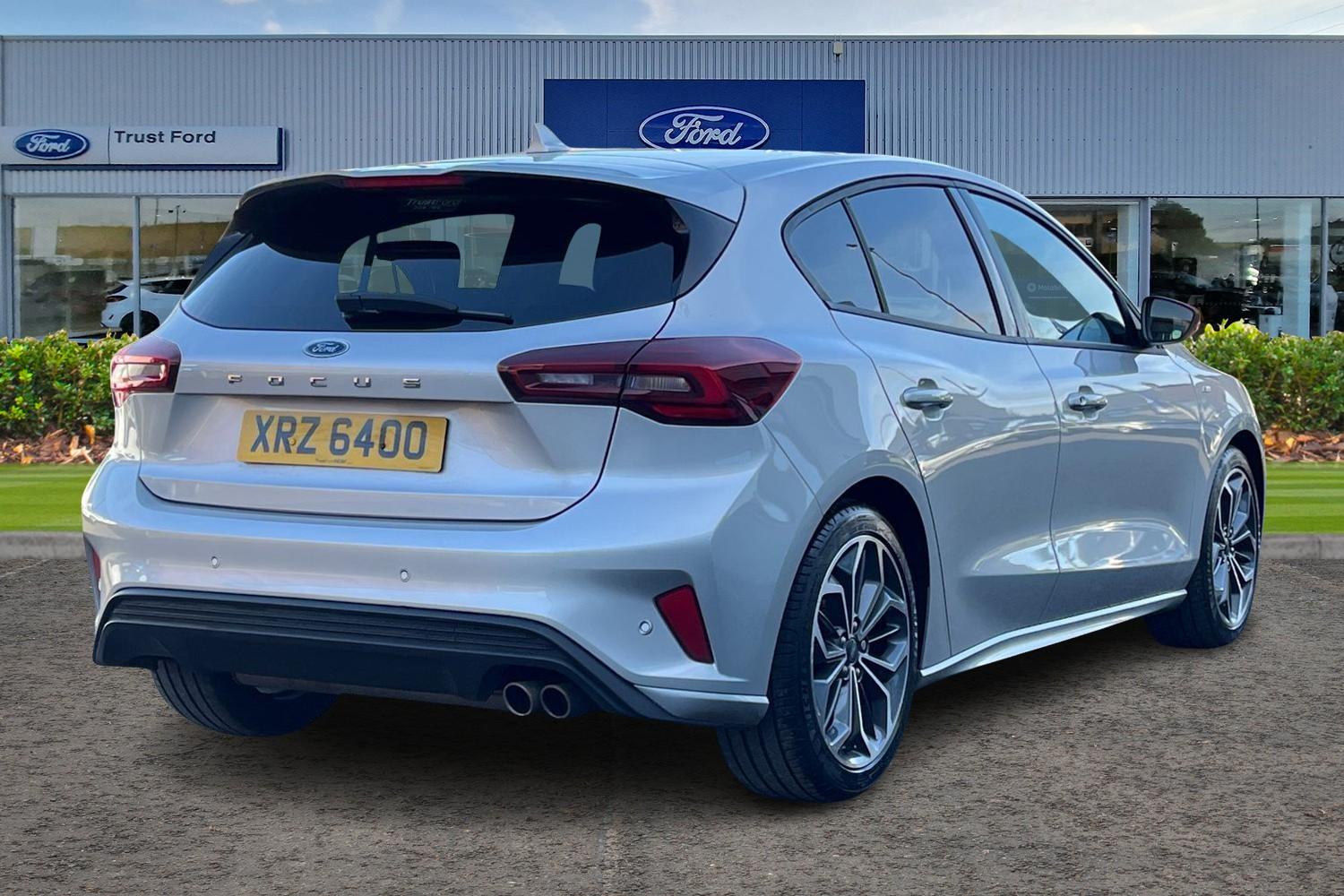 Ford Focus Photo 3