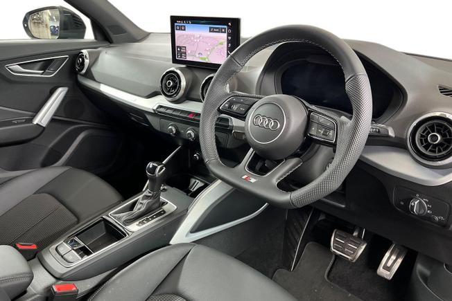 AUDI Q2 Photo 6