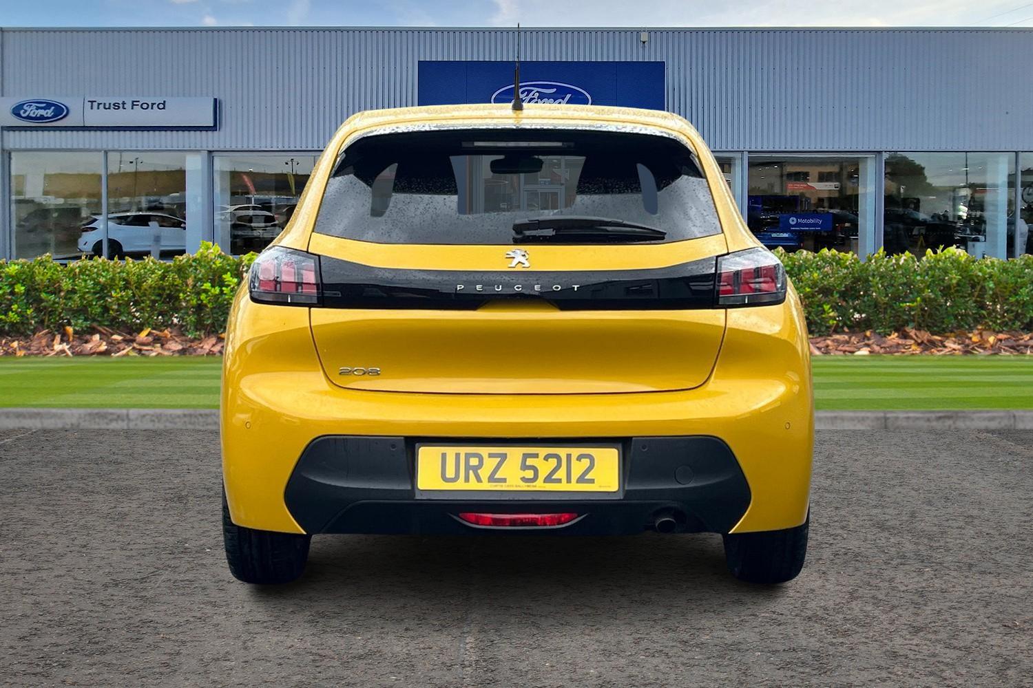 Peugeot 208 Photo 6