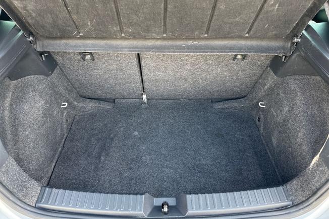 SEAT Ibiza Photo 12