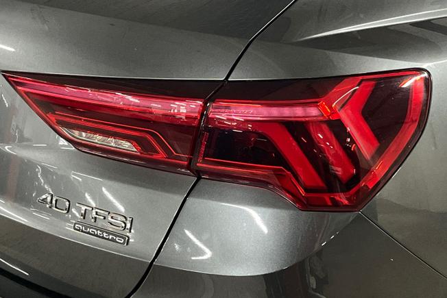 AUDI Q3 Photo 18