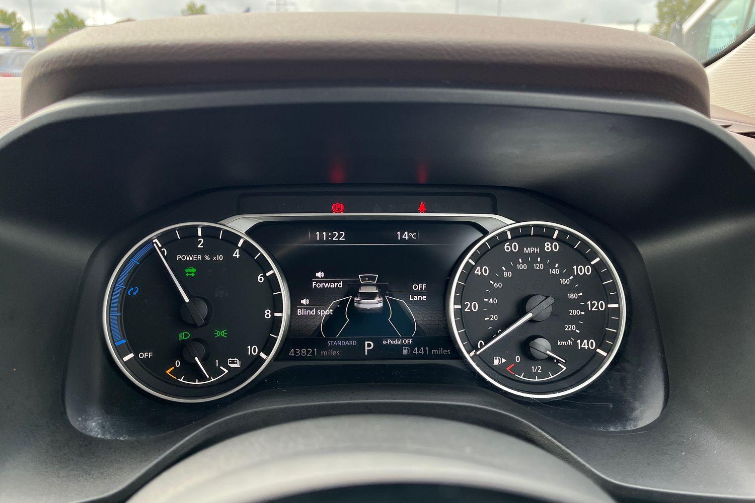 Nissan X-TRAIL Photo 12