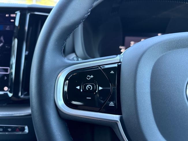 VOLVO XC60 Photo 16