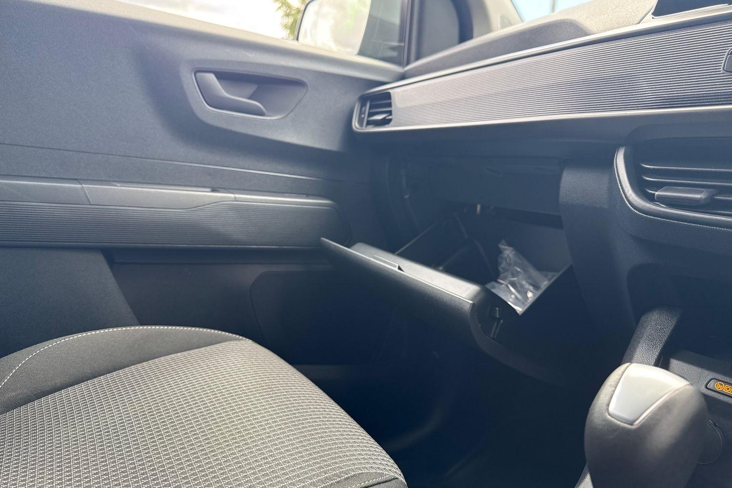 Ford TRANSIT COURIER Photo 30