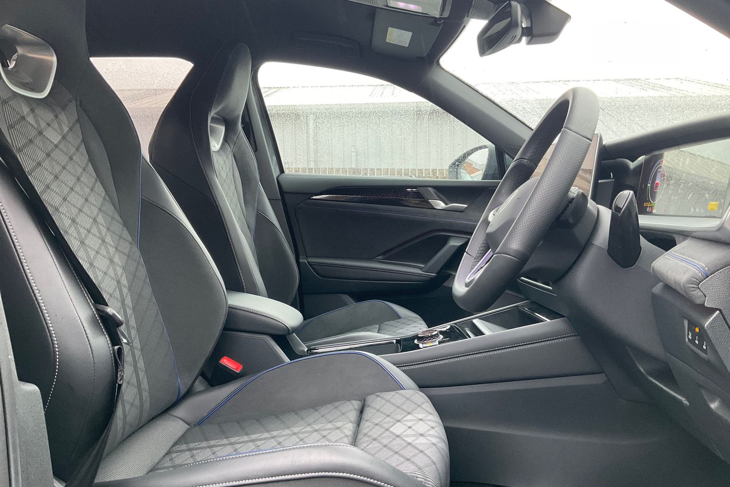 Volkswagen TAYRON Photo 16