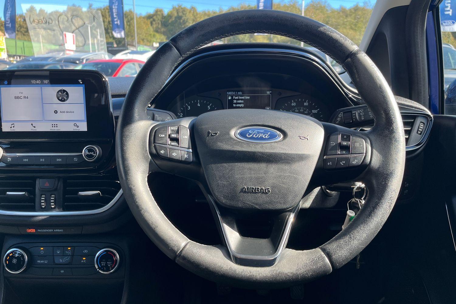 Ford FIESTA Photo 11
