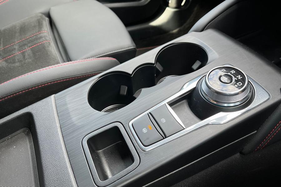 Ford Kuga Photo autoimg-773d720aaed3a39f729c206b0df39f32b40fdb22.jpg
