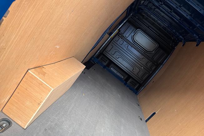 VOLKSWAGEN Crafter Photo 9