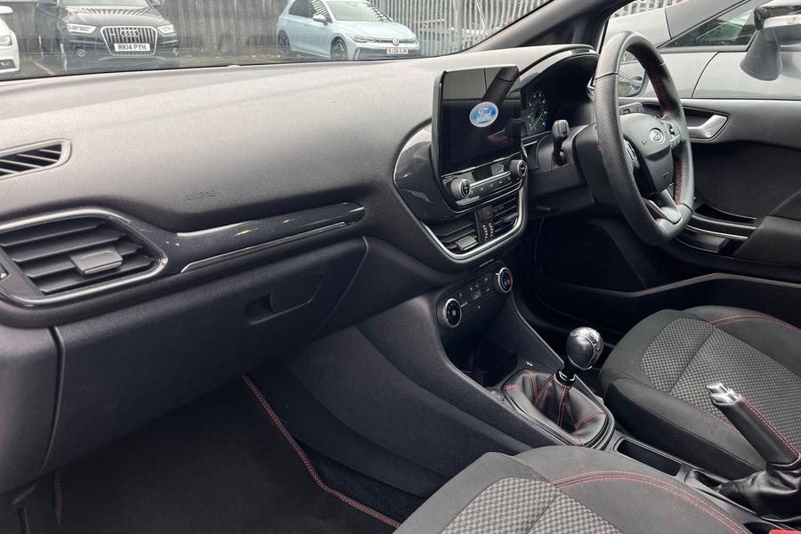 Ford FIESTA Photo autoimg-774f9519723d843feac242aa772fea785b130370.jpg
