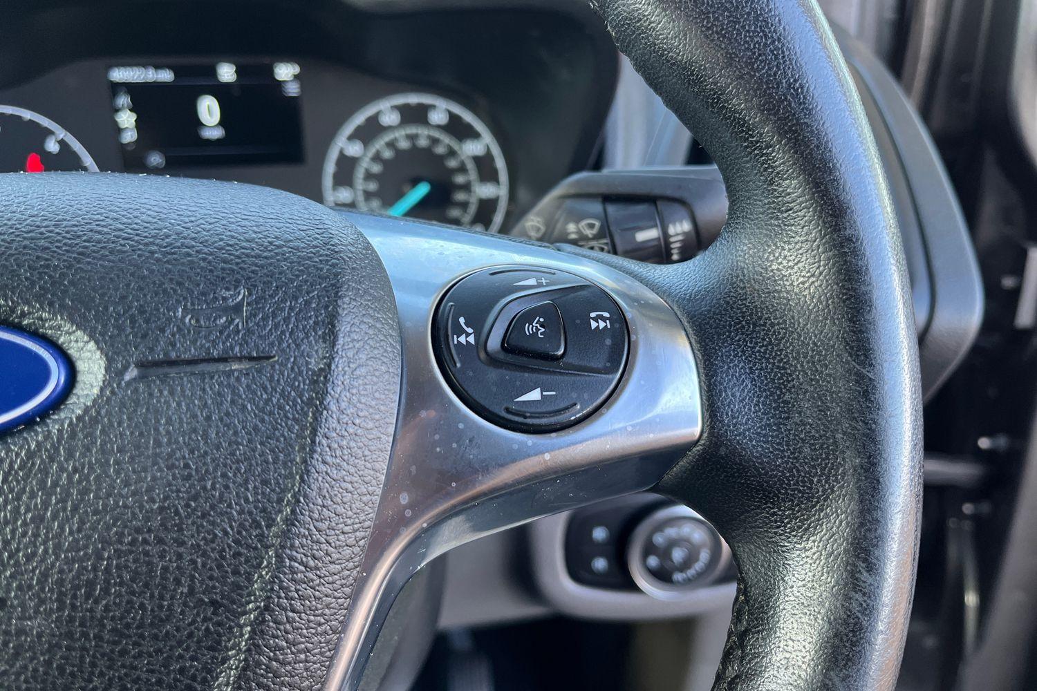 Ford TRANSIT CONNECT Photo 37