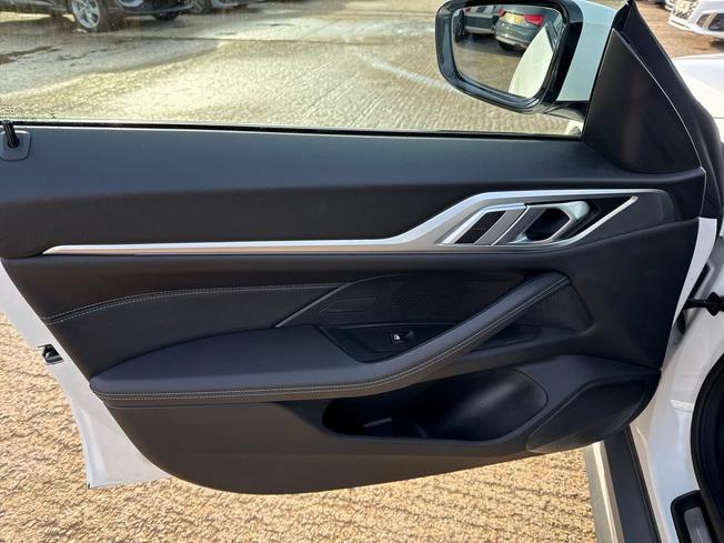 BMW I4 Photo 56