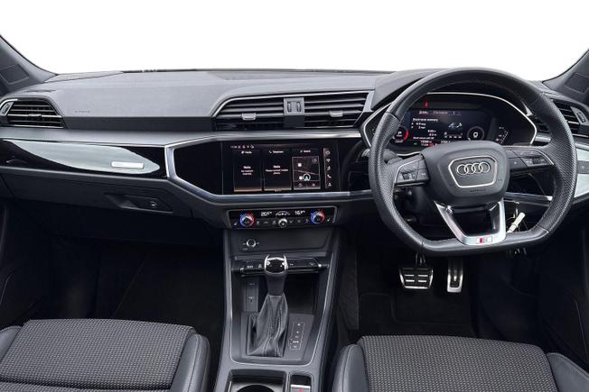 AUDI Q3 Photo 10