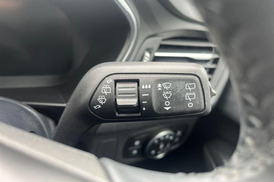 Ford FOCUS Photo autoimg-77551ac97bc703027d1ef99a19092808a03425bf.jpg