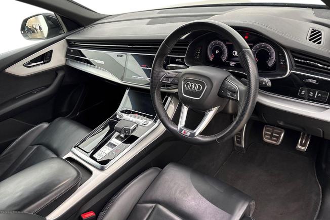 AUDI Q8 Photo 6