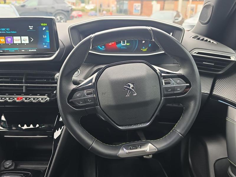 Used Peugeot E-2008 KR72UKS 32