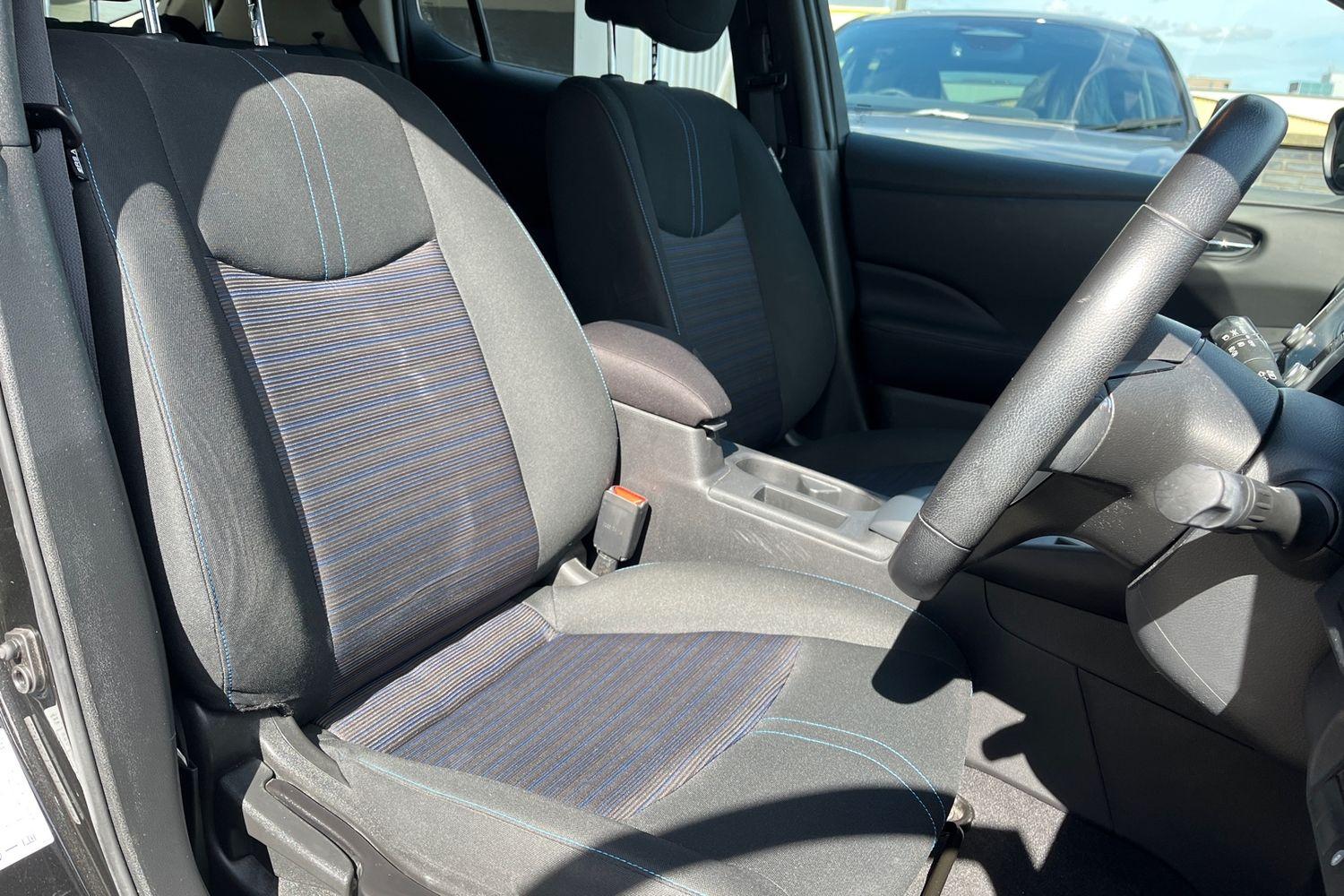 Nissan Leaf Photo 16