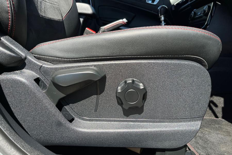 Ford EcoSport Photo autoimg-7763badd59a2a9afaa420c1ba0173ccb23e2a69d.jpg