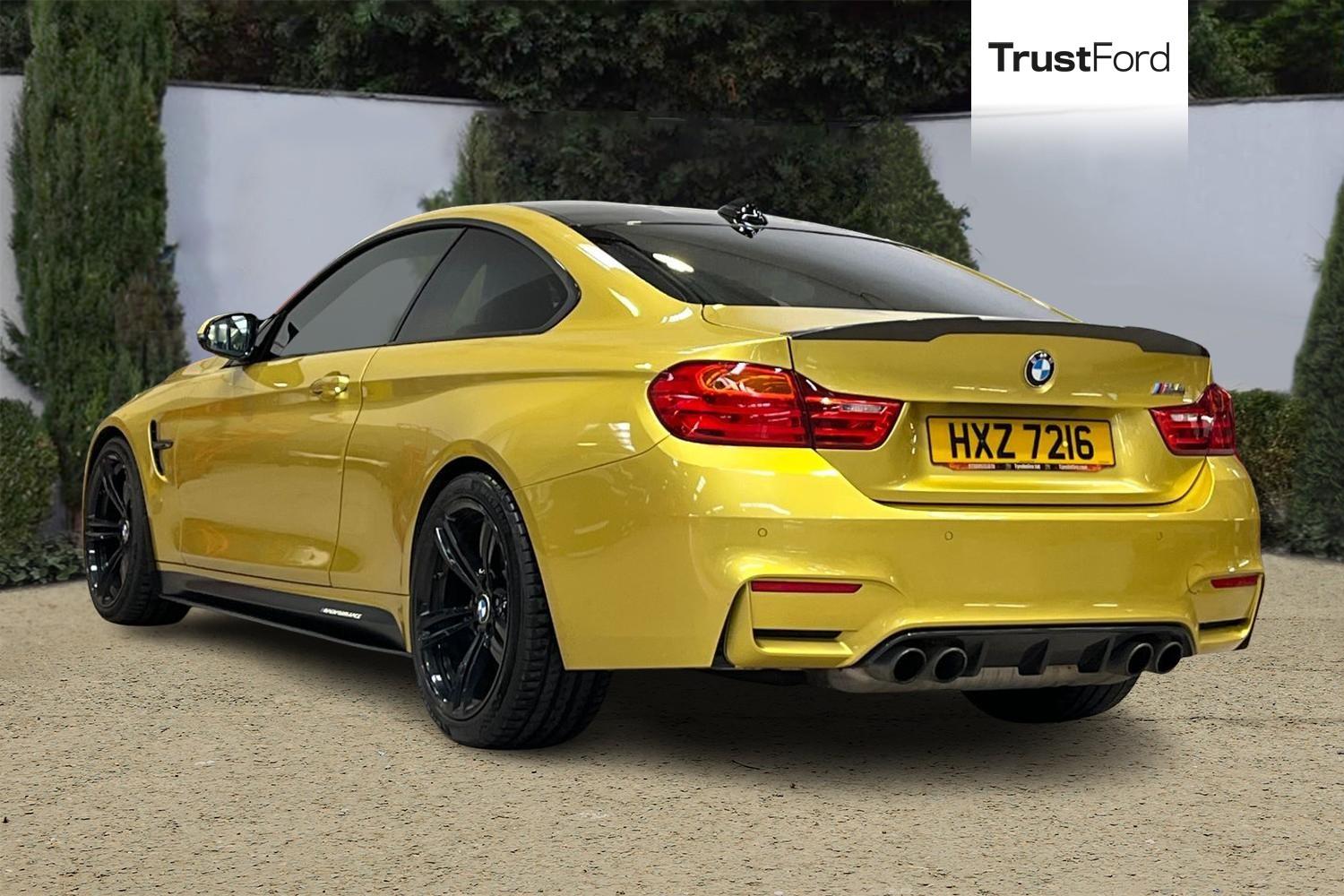 BMW M4 Photo 1