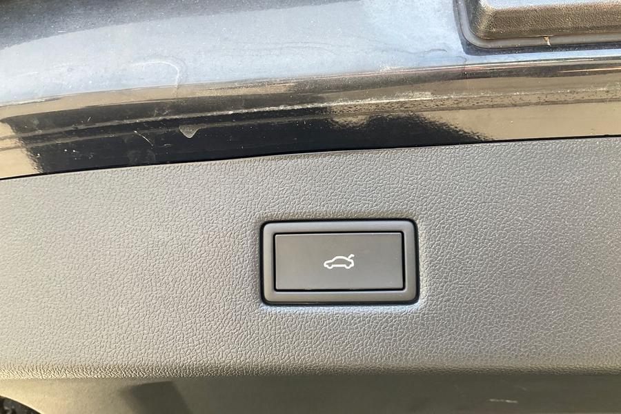 Ford Explorer Photo autoimg-77646a1f77463d326c9ce44f64084bc4d350d44a.jpg