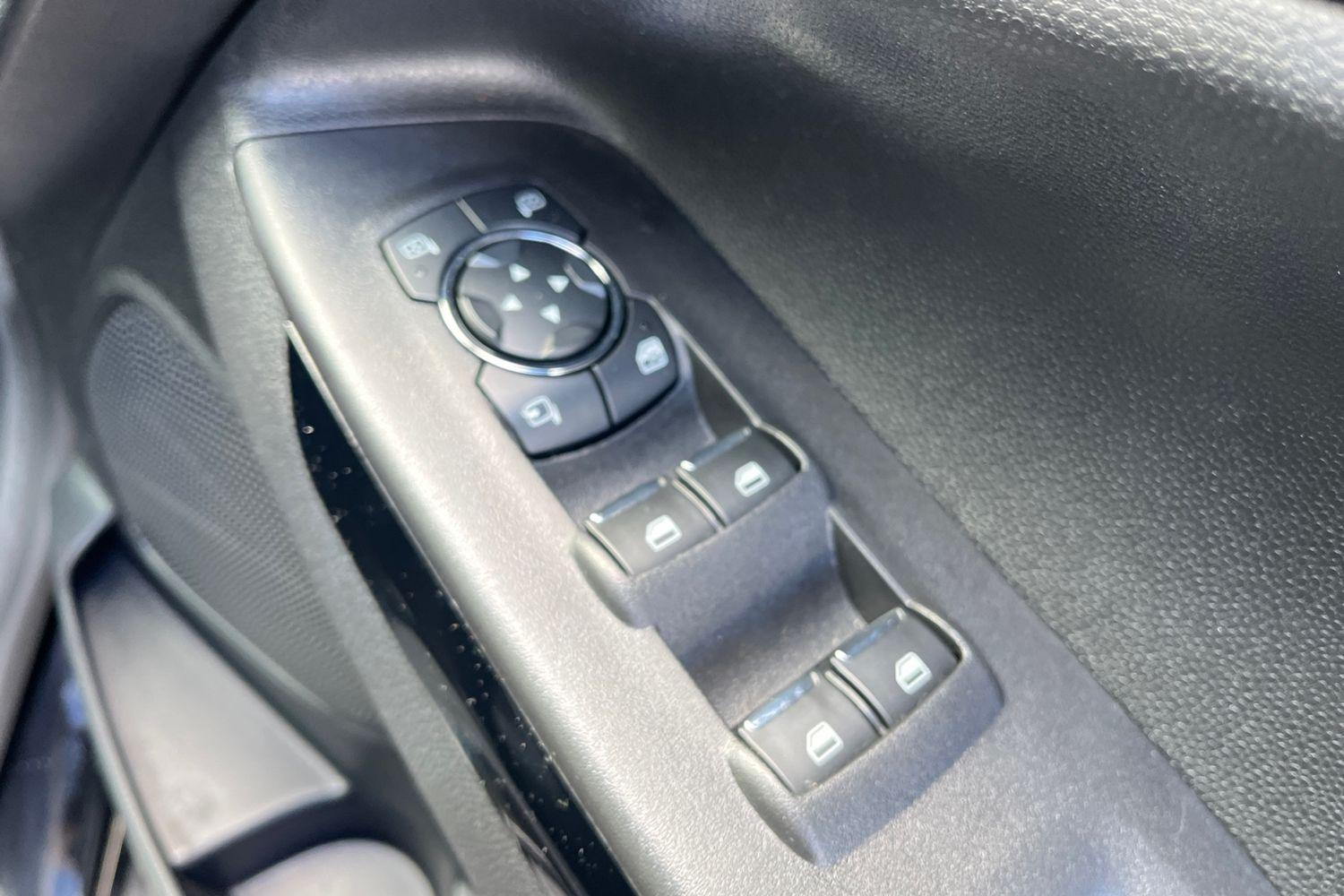 Ford EcoSport Photo 15