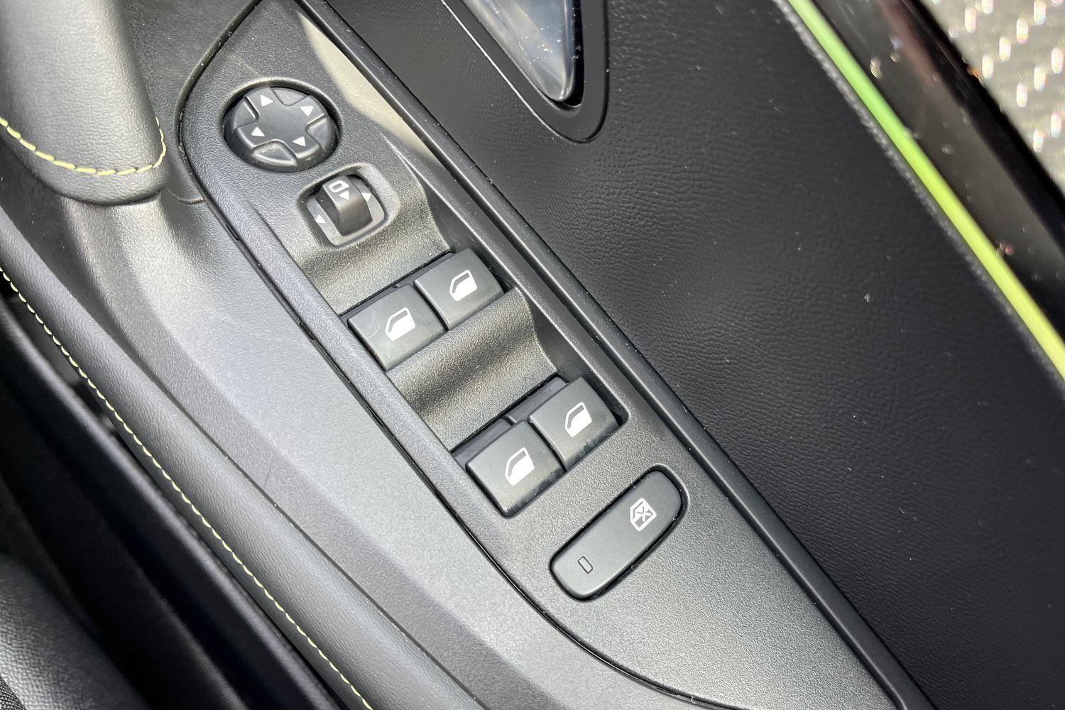 PEUGEOT 2008 Photo 15