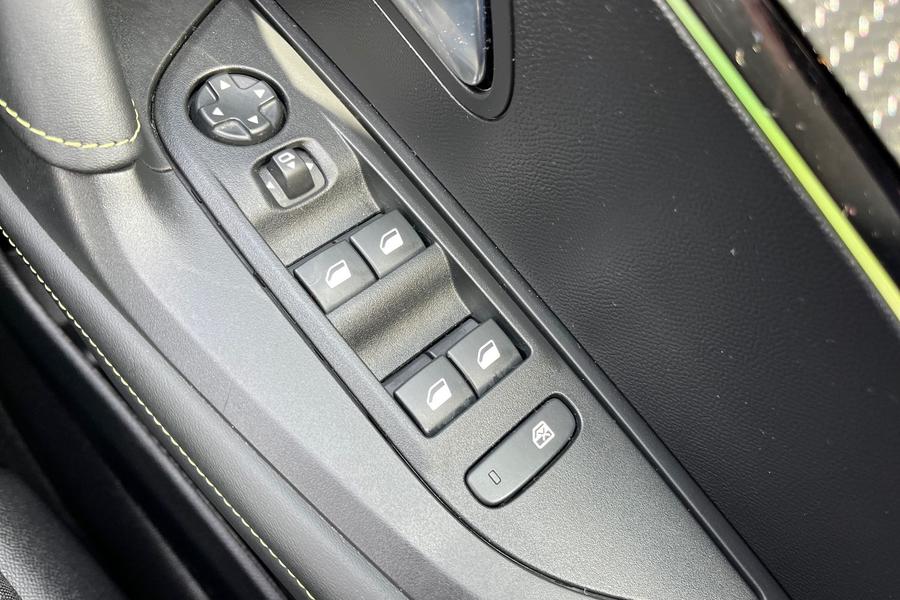 PEUGEOT 2008 Photo autoimg-77662f4daaf7024f6befe6980a8aa13ec42bf68a.jpg