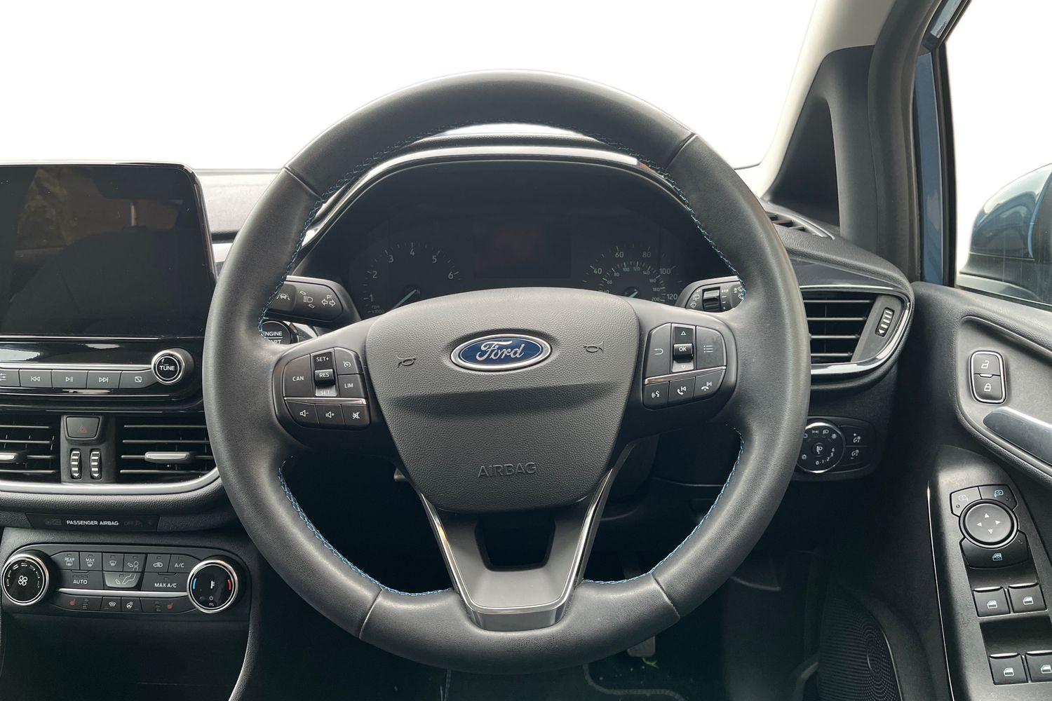 Ford FIESTA Photo 10