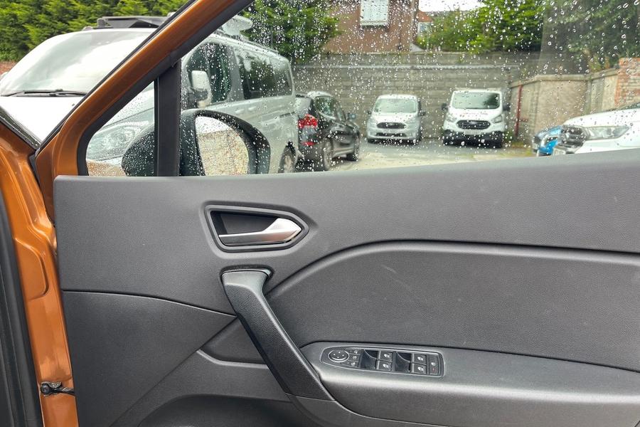 Renault CAPTUR Photo autoimg-77698175488923cec55adb5d5b571aa0cf5fdeb6.jpg