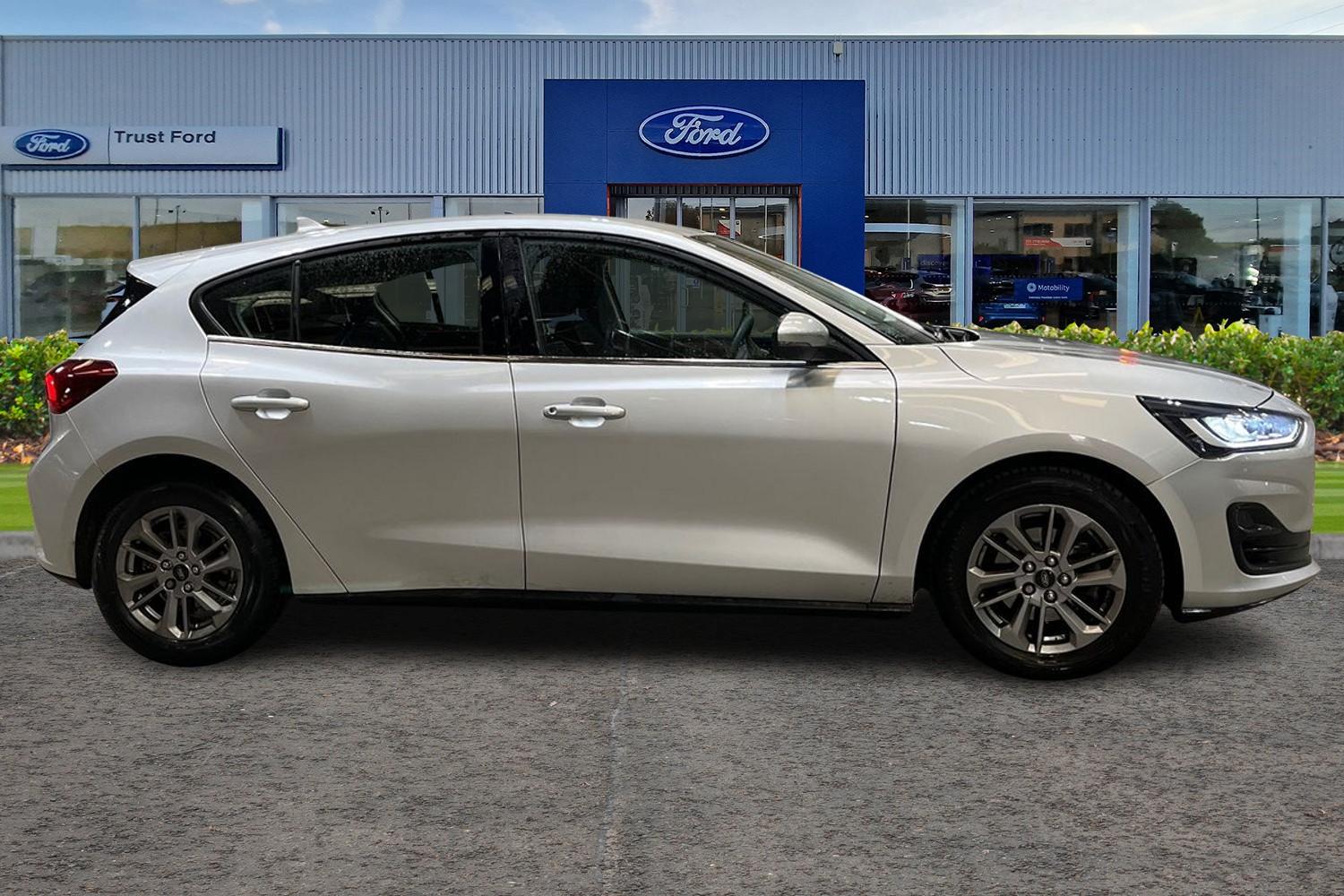 Ford FOCUS Photo 2