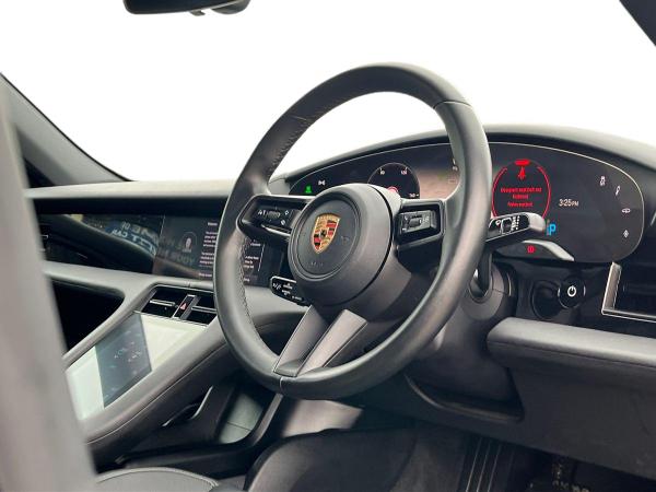 Porsche Taycan Photo autoimg-776c9570da070928526fe8e007ca8dbba50e5f1e.jpg