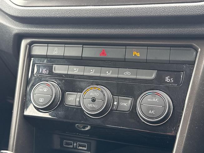 Volkswagen T-Roc Photo 31