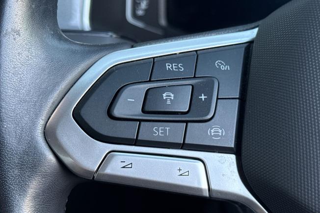 VOLKSWAGEN T-Roc Photo 16