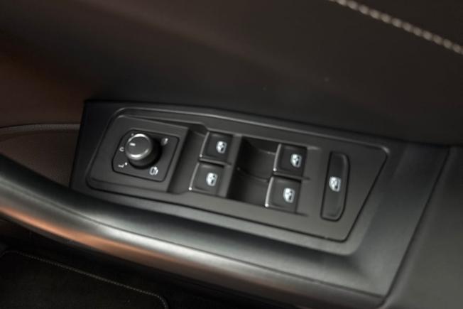 VOLKSWAGEN T-Roc Photo 27