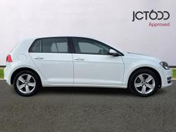 VOLKSWAGEN Golf Photo 4