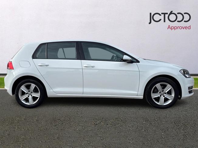 VOLKSWAGEN Golf Photo 4