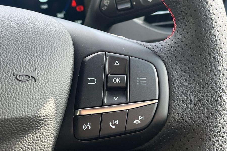 Ford FOCUS Photo autoimg-777bae1967995643bab15086d2051901dd3f74f4.jpg