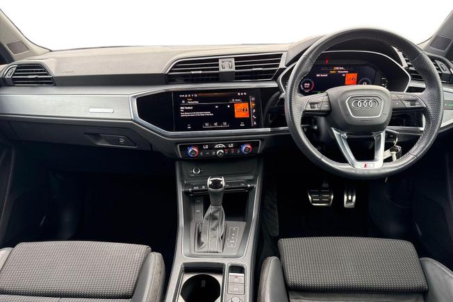 Audi Q3 Photo 10