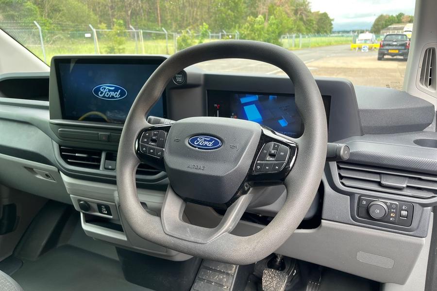 Ford TRANSIT CUSTOM Photo autoimg-7780feca0f59125d0ba61e167f2aa30435ad92c6.jpg