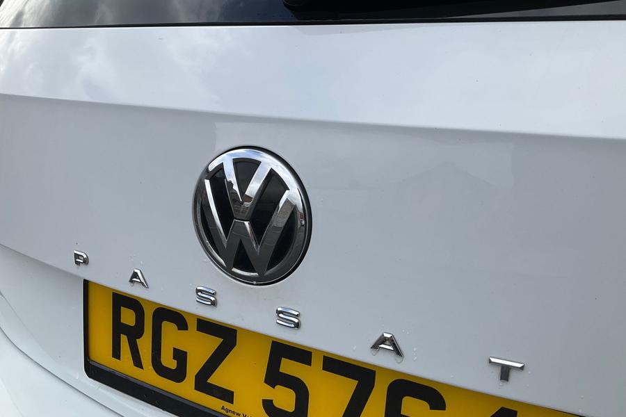 Volkswagen PASSAT Photo autoimg-7781748a46d5c1b20673c6155a744ba2b51694e1.jpg