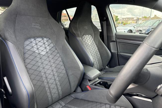VOLKSWAGEN Golf Photo 27