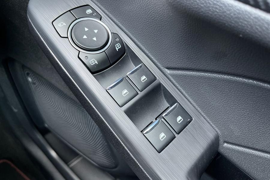 Ford KUGA Photo autoimg-77935ff18de484e41371b90fe1fc8aa80ebcc885.jpg