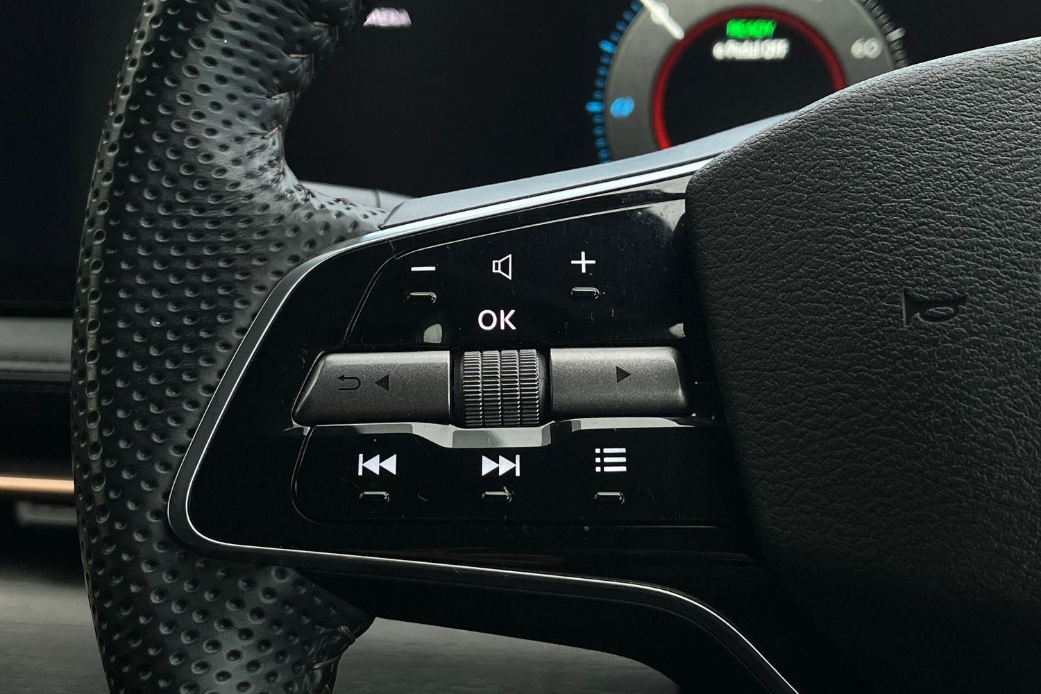 Nissan Ariya Photo 33