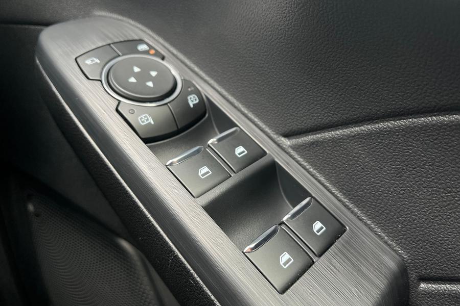 Ford Kuga Photo autoimg-7794041c4b0effbce69ca959603629e6063a1860.jpg