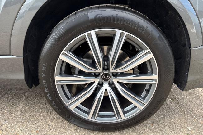 AUDI Q8 Photo 47