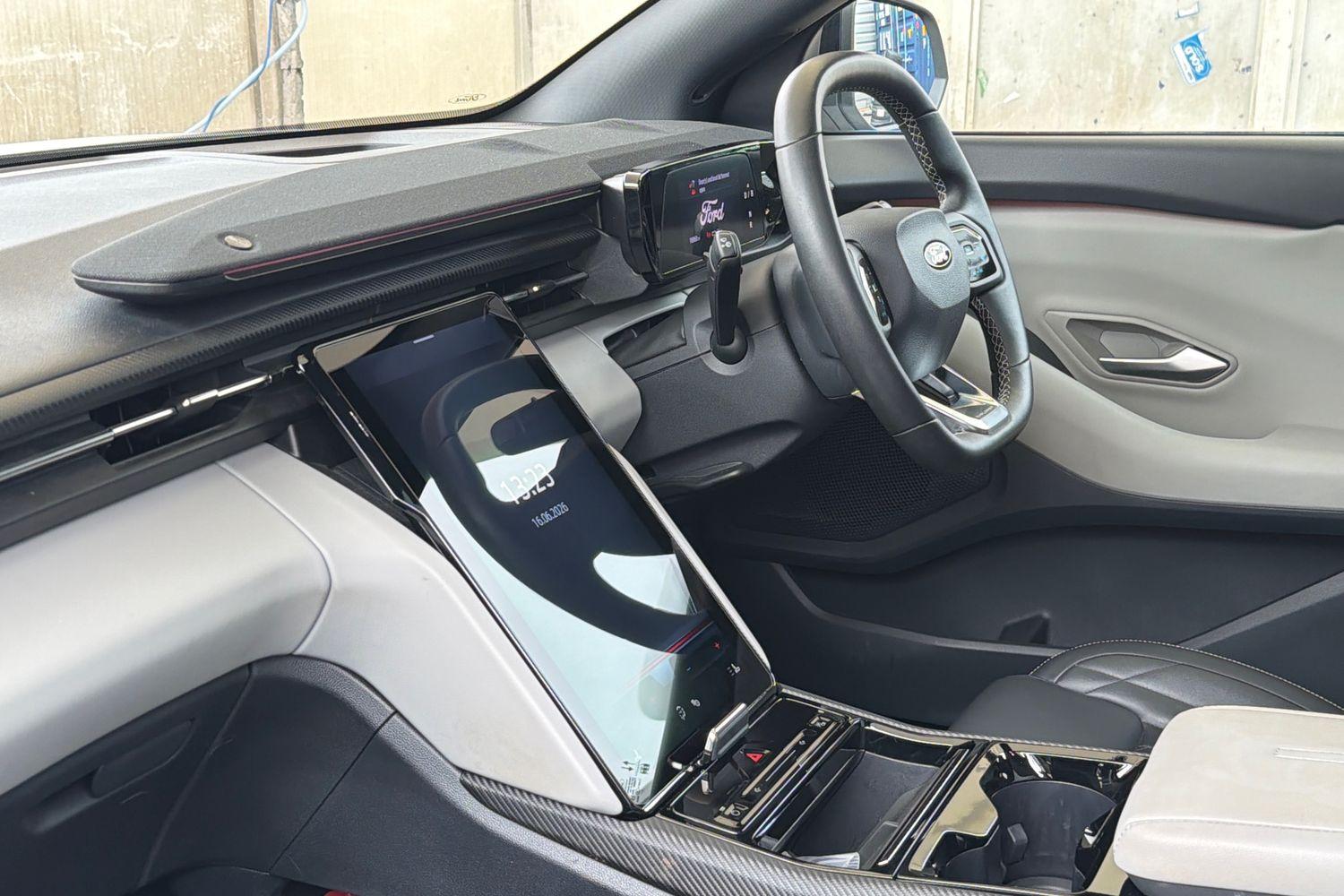 Ford Explorer Photo 17