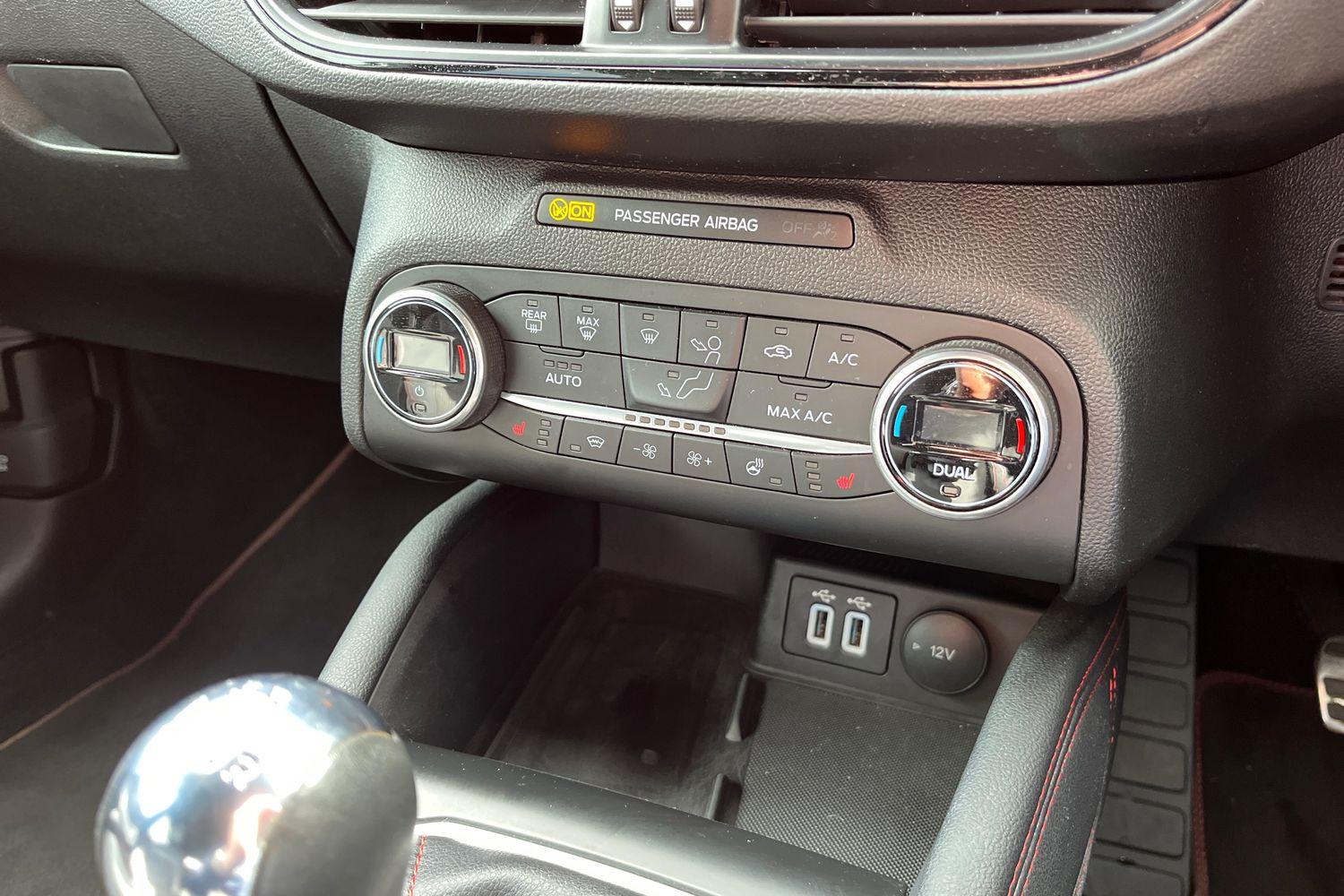 Ford FOCUS Photo 31
