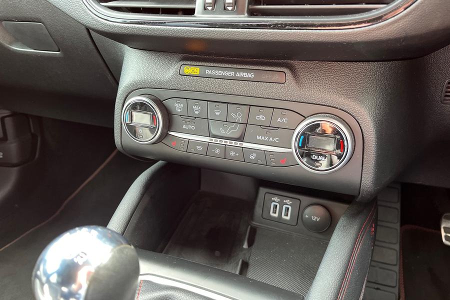 Ford FOCUS Photo autoimg-779bd2d7b3c65e41ce9aca8be44360fa81b81a1c.jpg